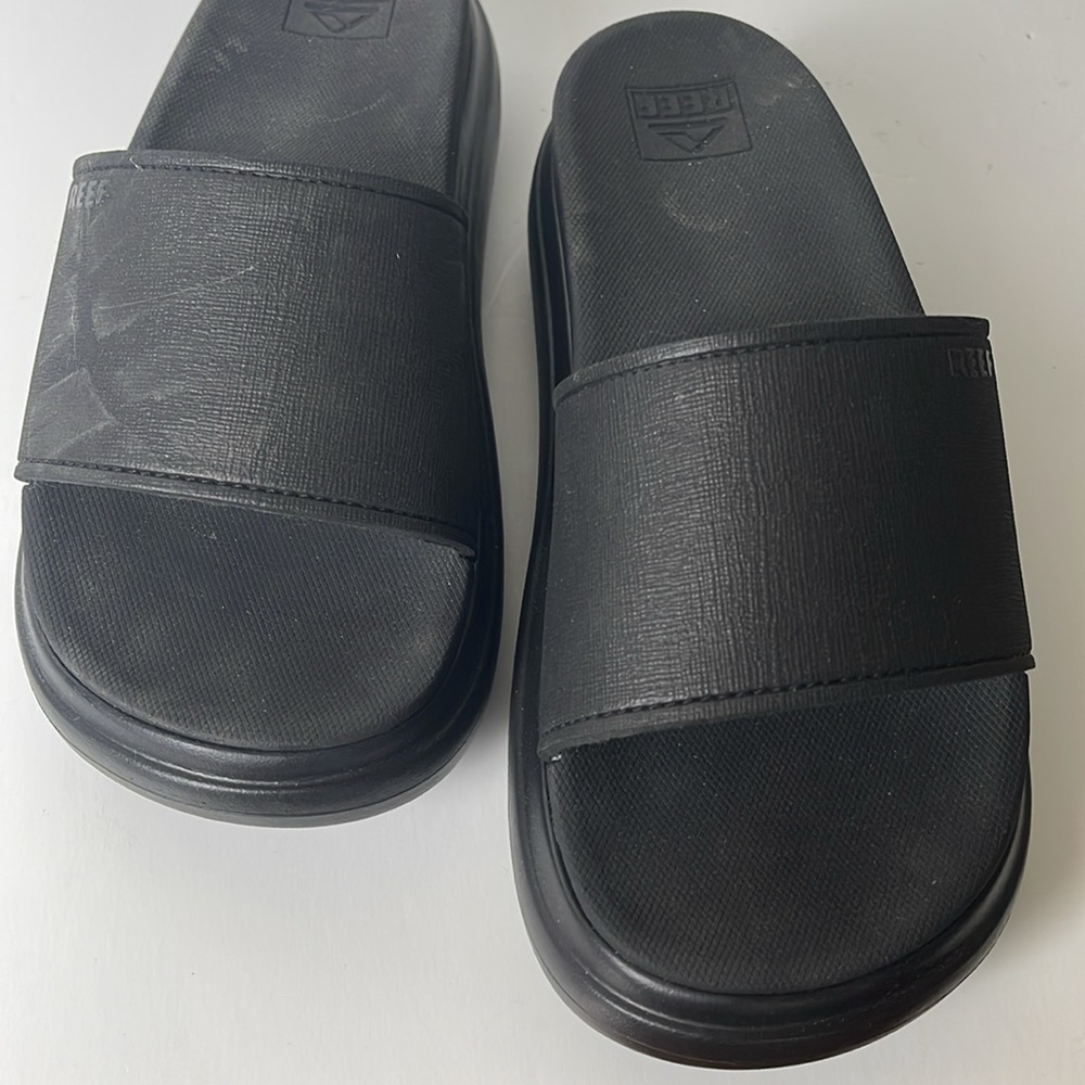 Reef platform slides - Picture 7 of 7